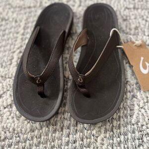 OluKai Brown Sandals
